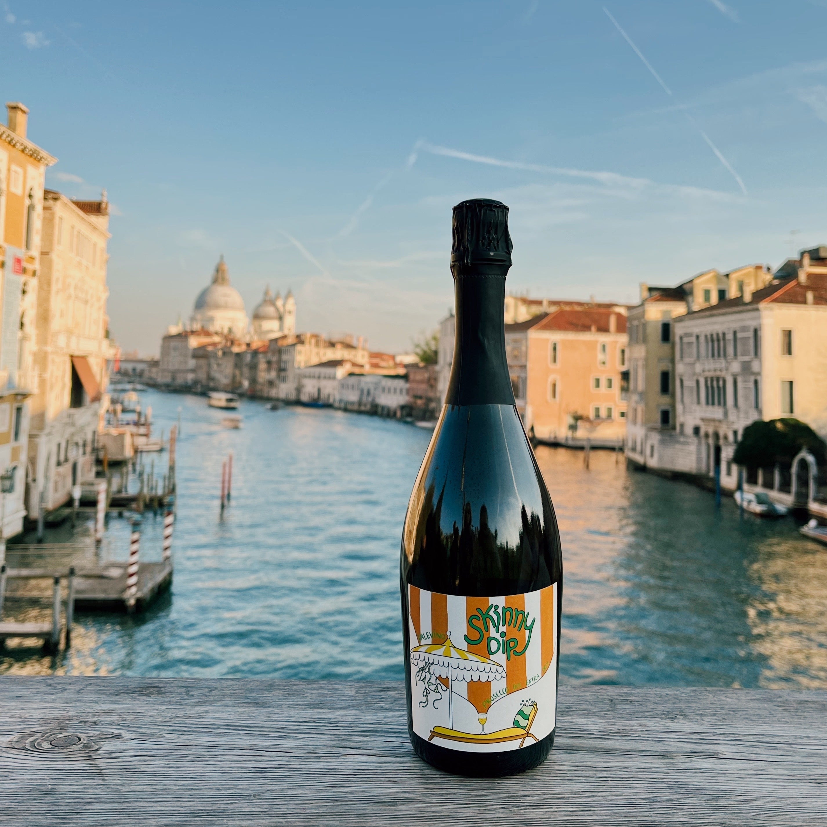 Offline Wine Skinny Dip Prosecco at Venice Lagoon Italy