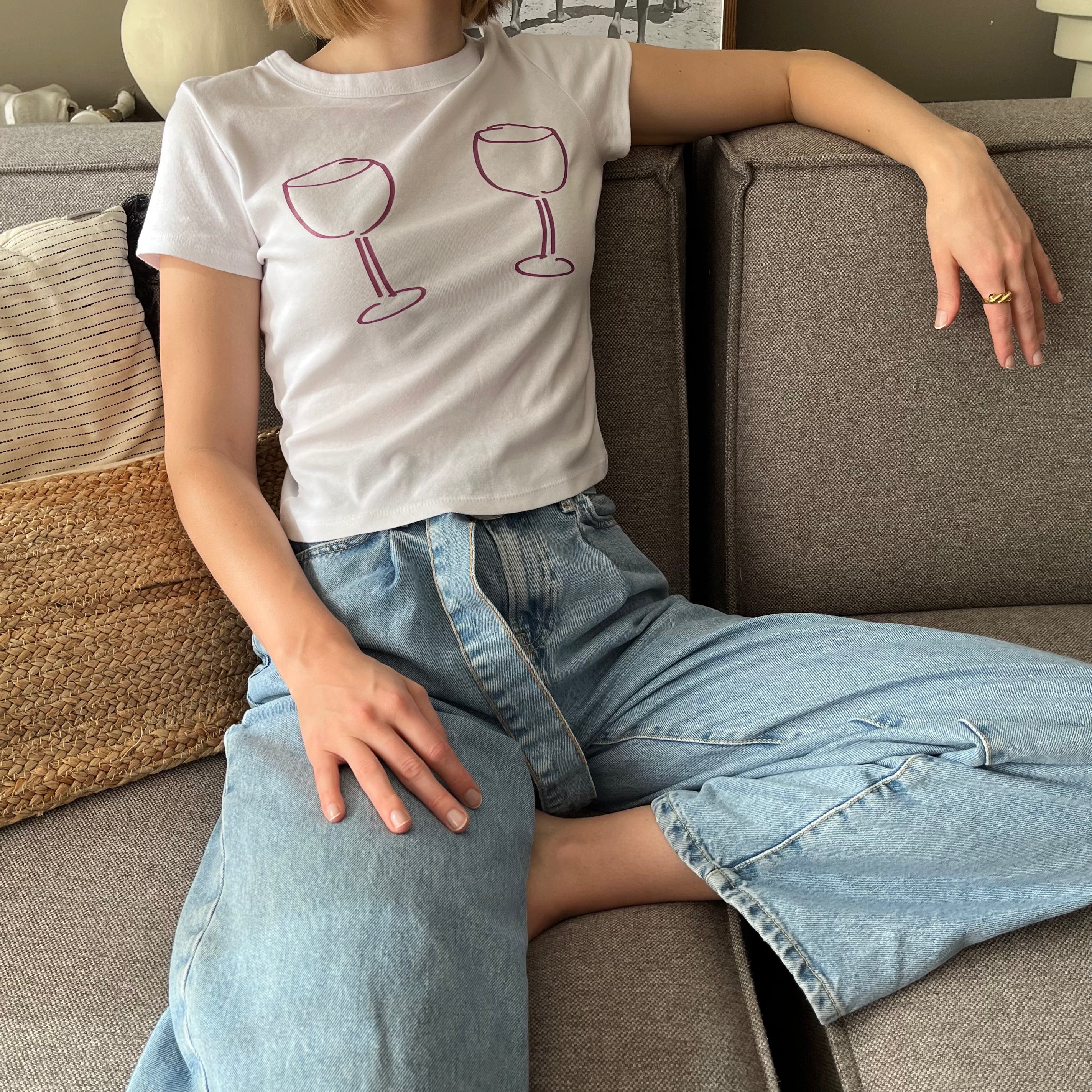 Women's Vino Crewneck Close up