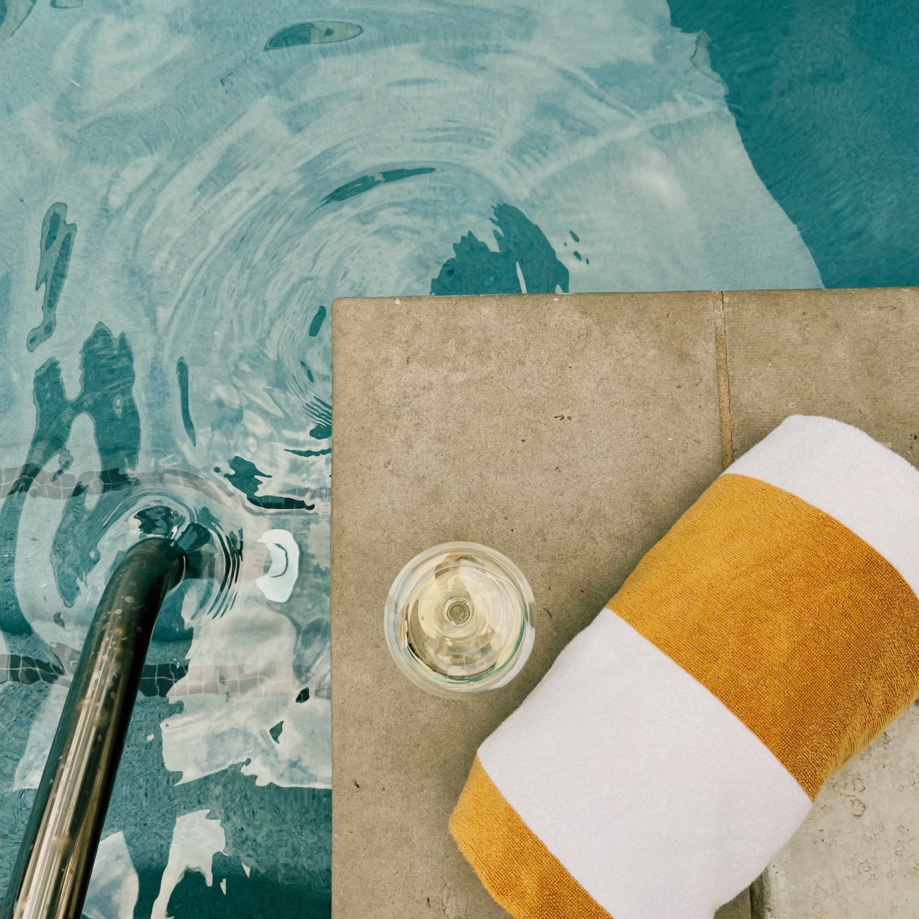 Offline Wine Skinny Dip Prosecco at the Pool with Striped Towel