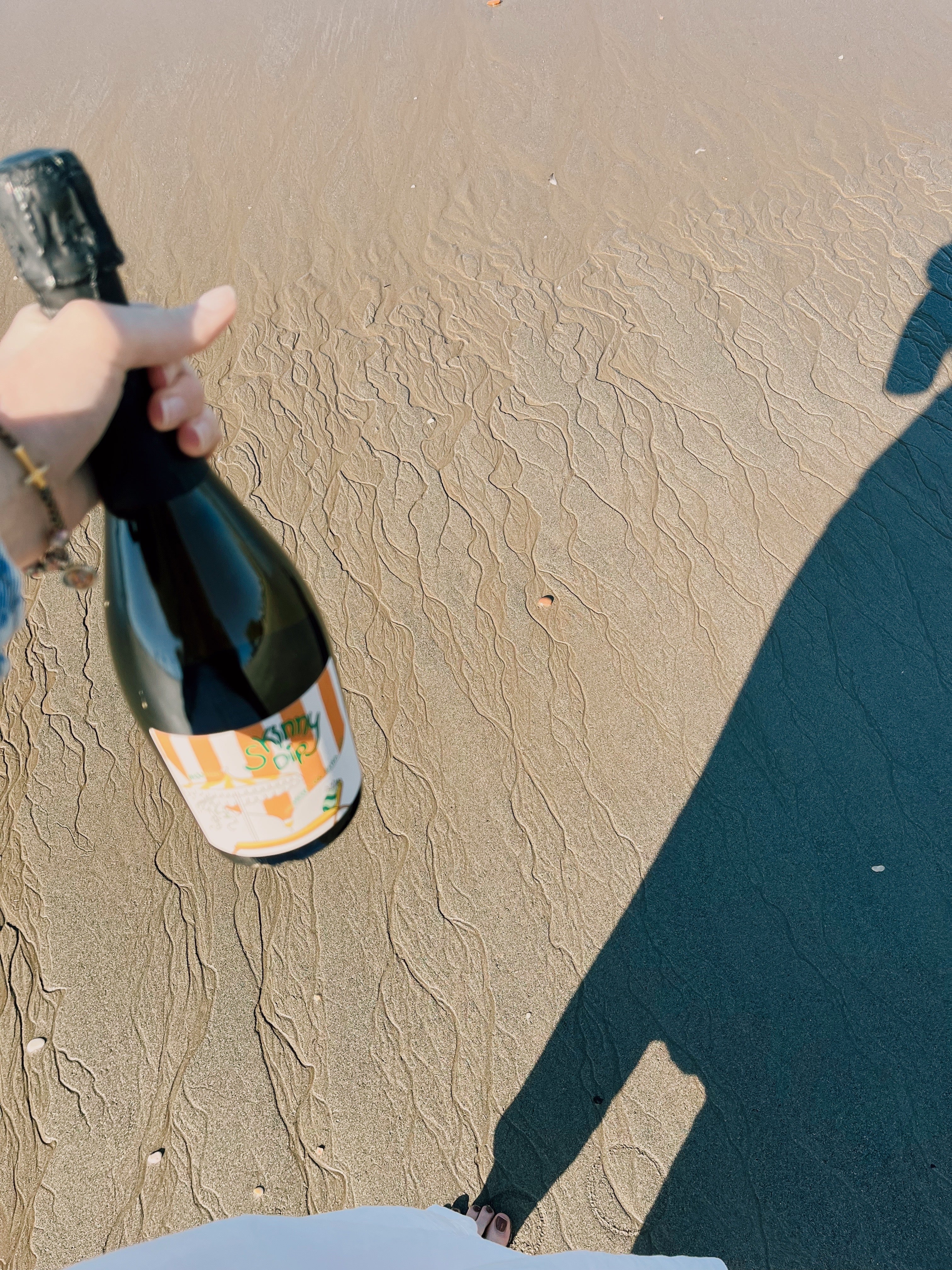 Offline Wine Skinny Dip Prosecco at the beach