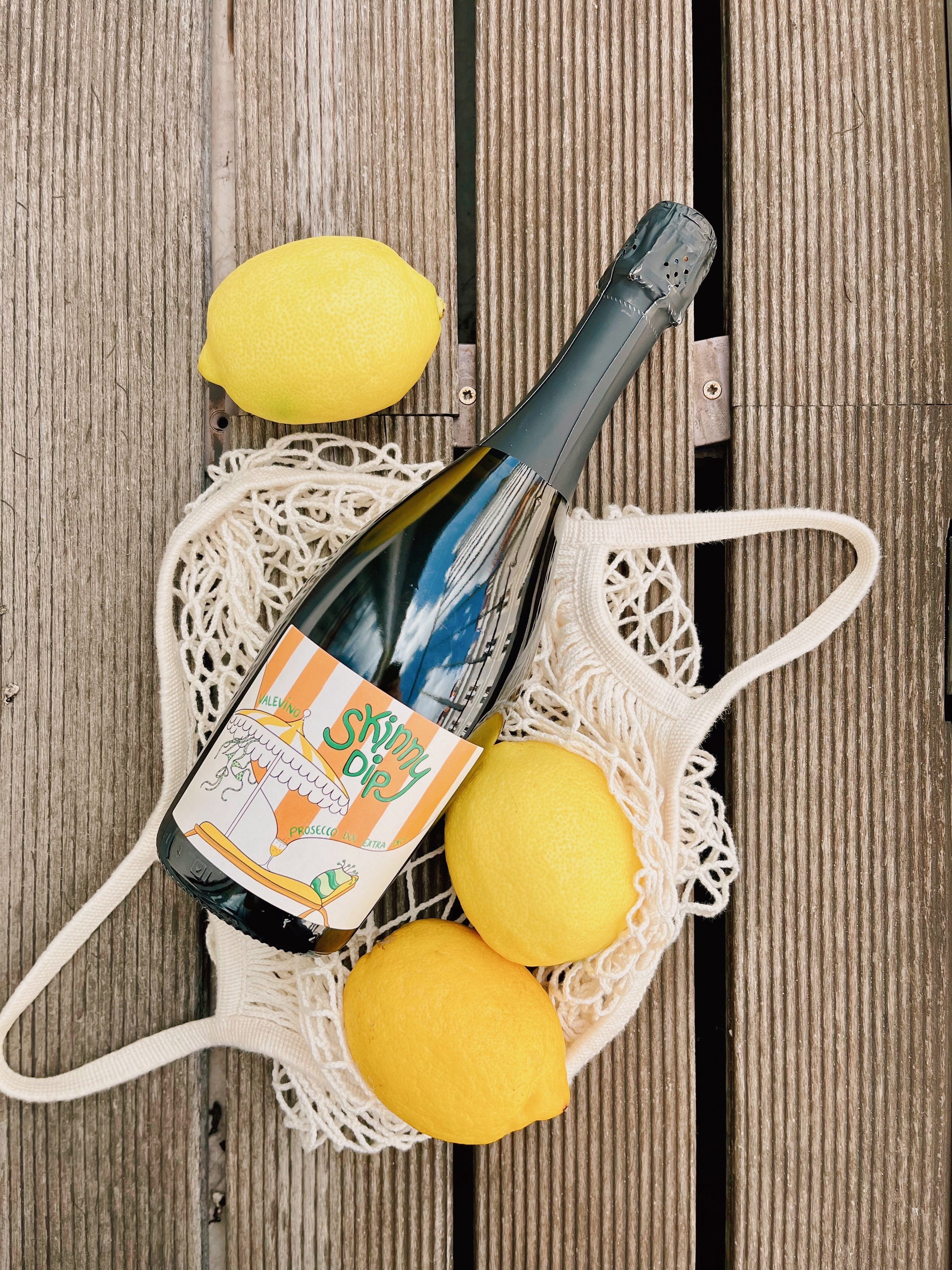 Offline Wine Skinny Dip Prosecco and Lemons
